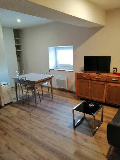 Joyeuse, Superbe Appartement D'Environs 30M2. Екстер'єр фото